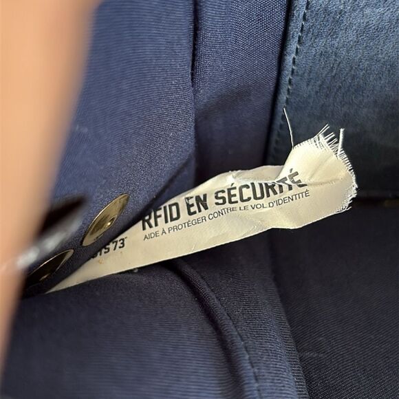 Roots 73 RFID Vegan Leather Compact Tri-Fold Wallet - Picture 13 of 15